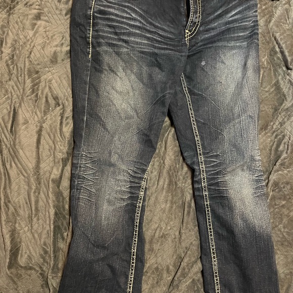 Women’s Silver Jeans. Gently used, only worn a handful of timez - Picture 3 of 3